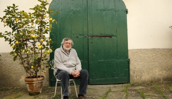 © PIGI CIPELLI 2014
PAVANA, FRAZIONE DI SAMBUCA PISTOIESE 25�32014
FRANCESCO GUCCINI NELLA SUA CASA DI PAVANA E NEL MULINO DOVE E' CRESCIUTO DA BAMBINO  DURANTE GLI ANNI DELLA GUERRA