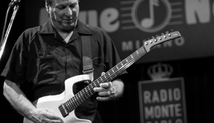 Adrian-belew (1)